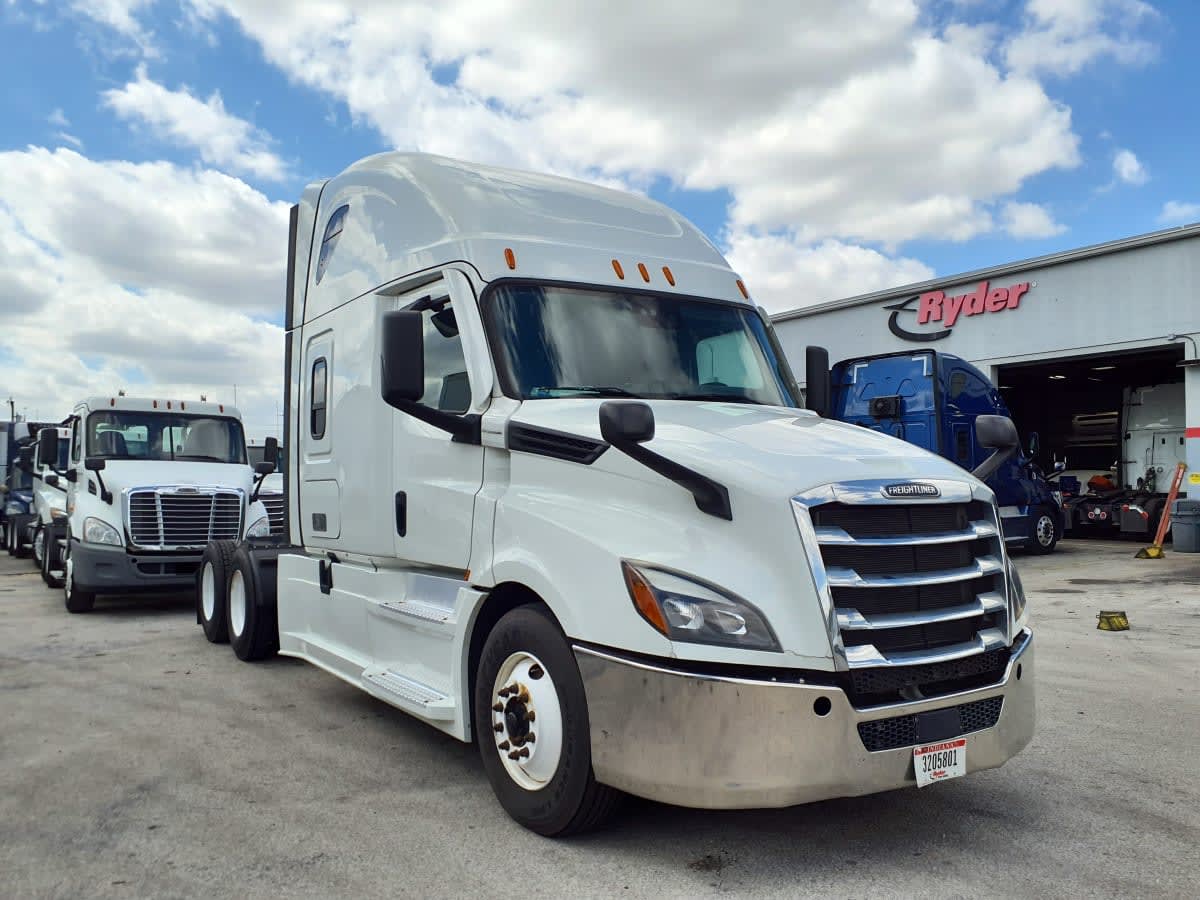 2022 Freightliner Cascadia in Atlanta, GA — photo 3