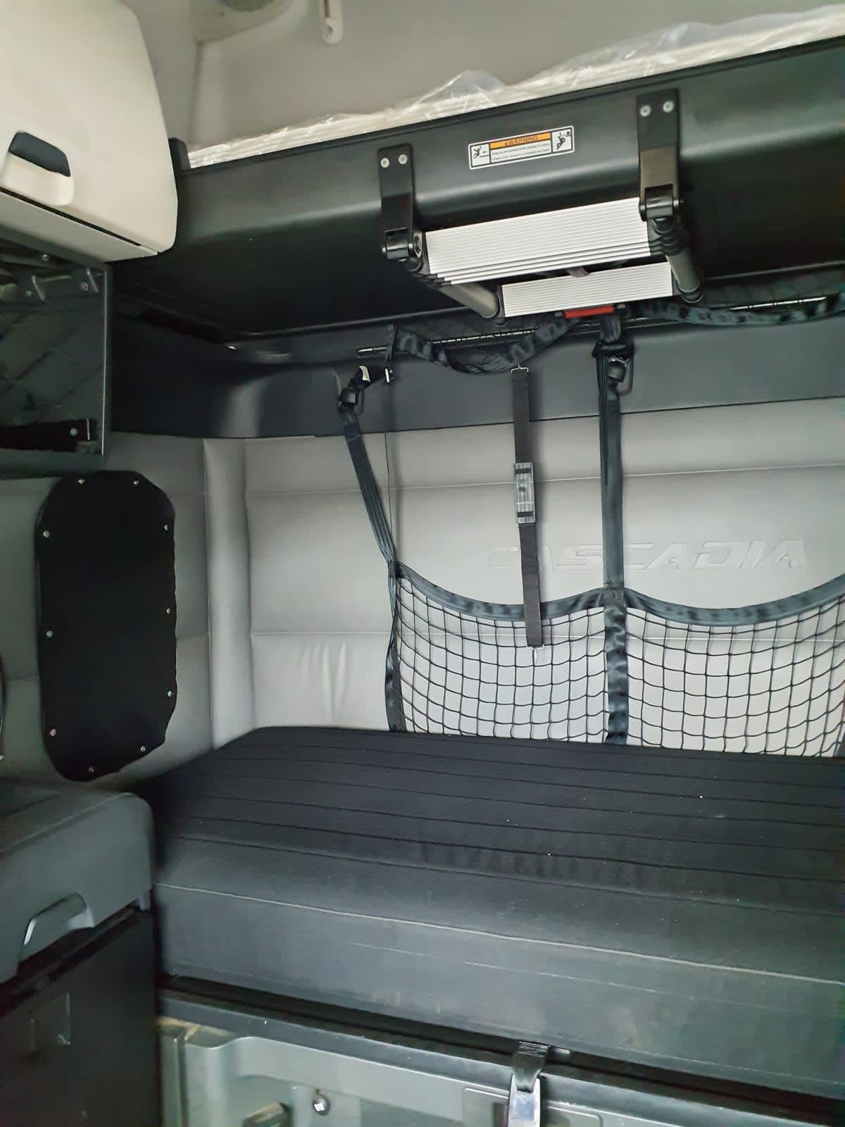2022 Freightliner Cascadia in Atlanta, GA — photo 8