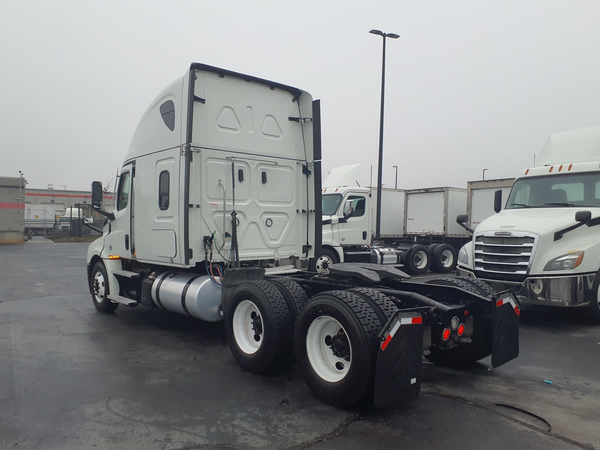 2022 Freightliner Cascadia in Atlanta, GA — photo 6