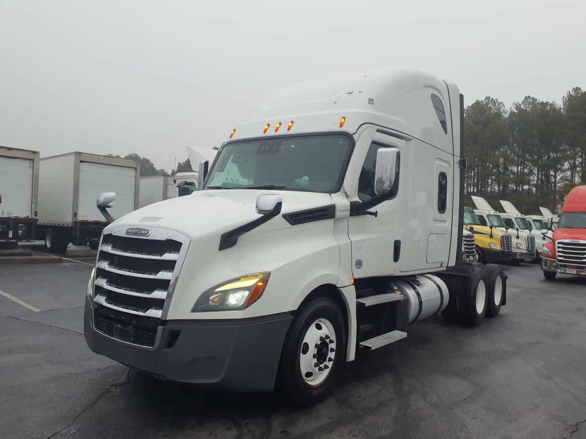 2022 Freightliner Cascadia in Atlanta, GA — photo 3