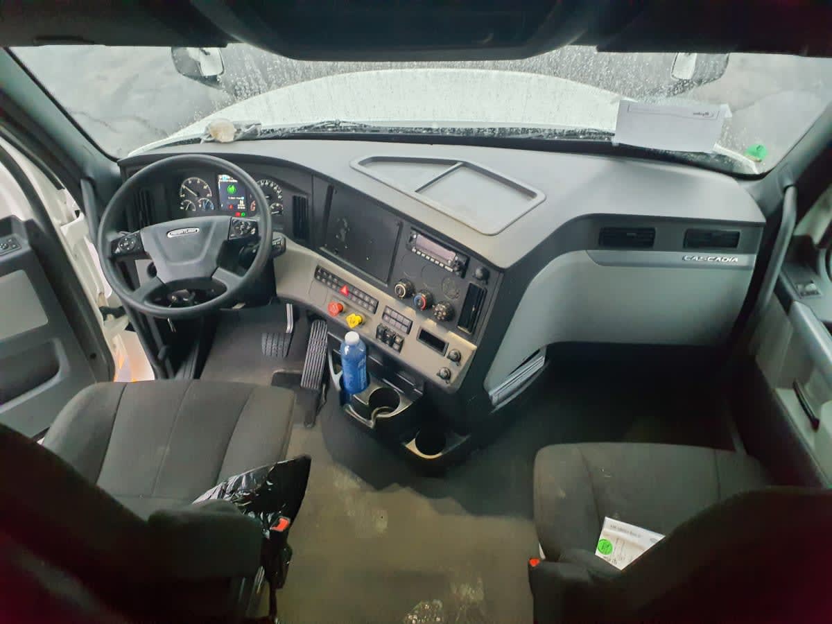 2022 Freightliner Cascadia in Atlanta, GA — photo 7