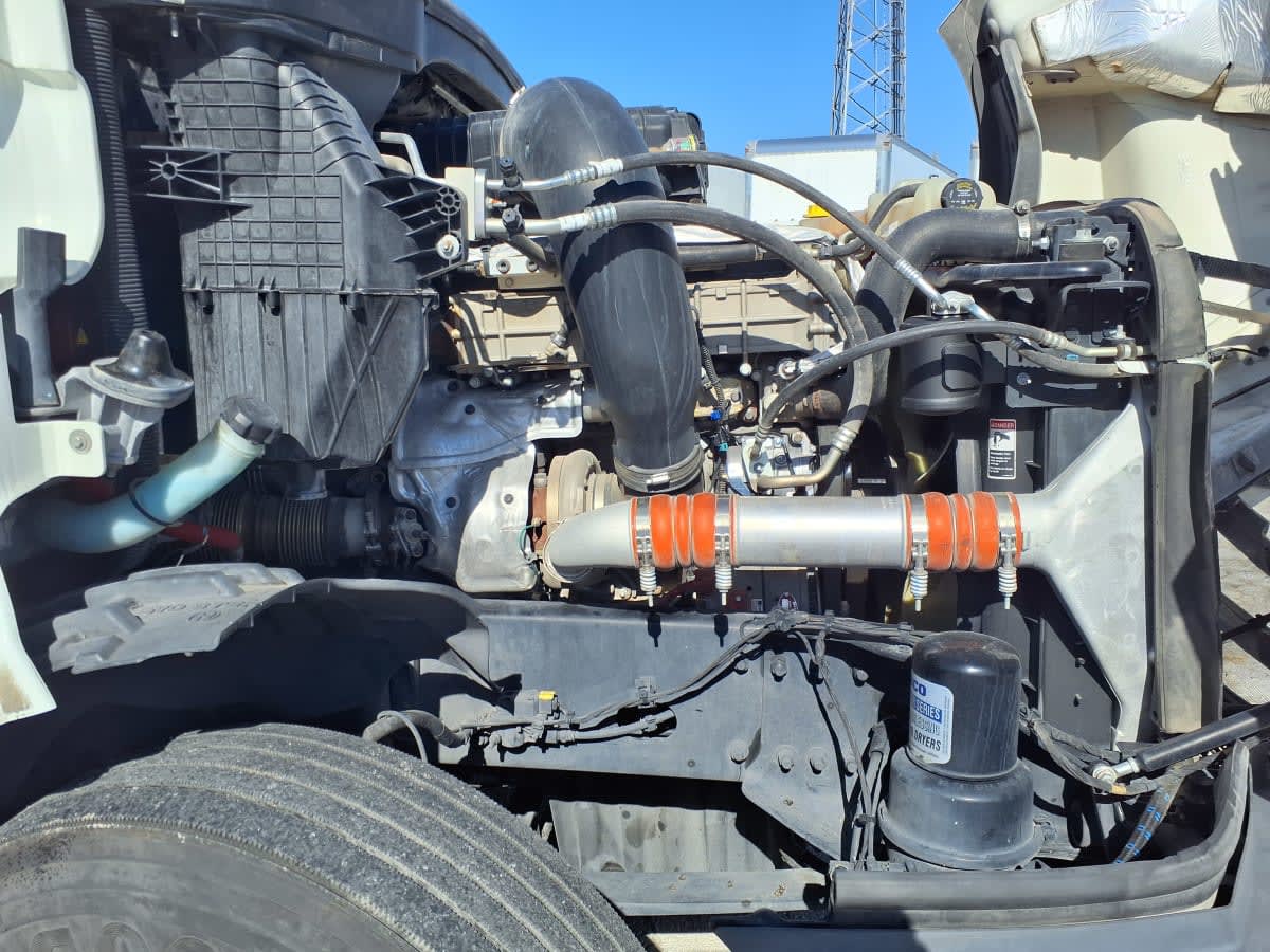 2022 Freightliner Cascadia in Fort Worth, TX — photo 9