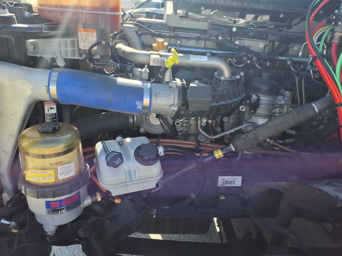 2022 Freightliner Cascadia in Fort Worth, TX — photo 8