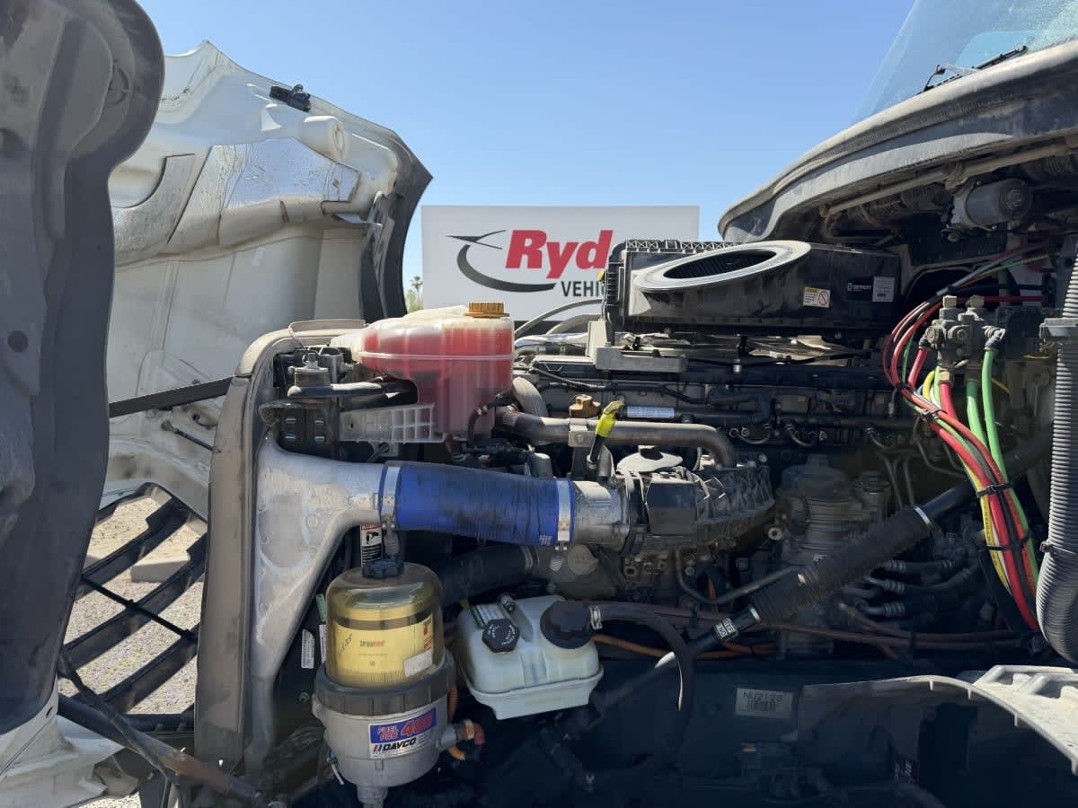2022 Freightliner Cascadia in Phoenix, AZ — photo 8