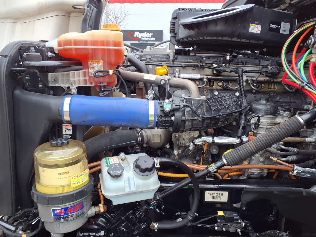 2022 Freightliner Cascadia in Minneapolis, MN — photo 9