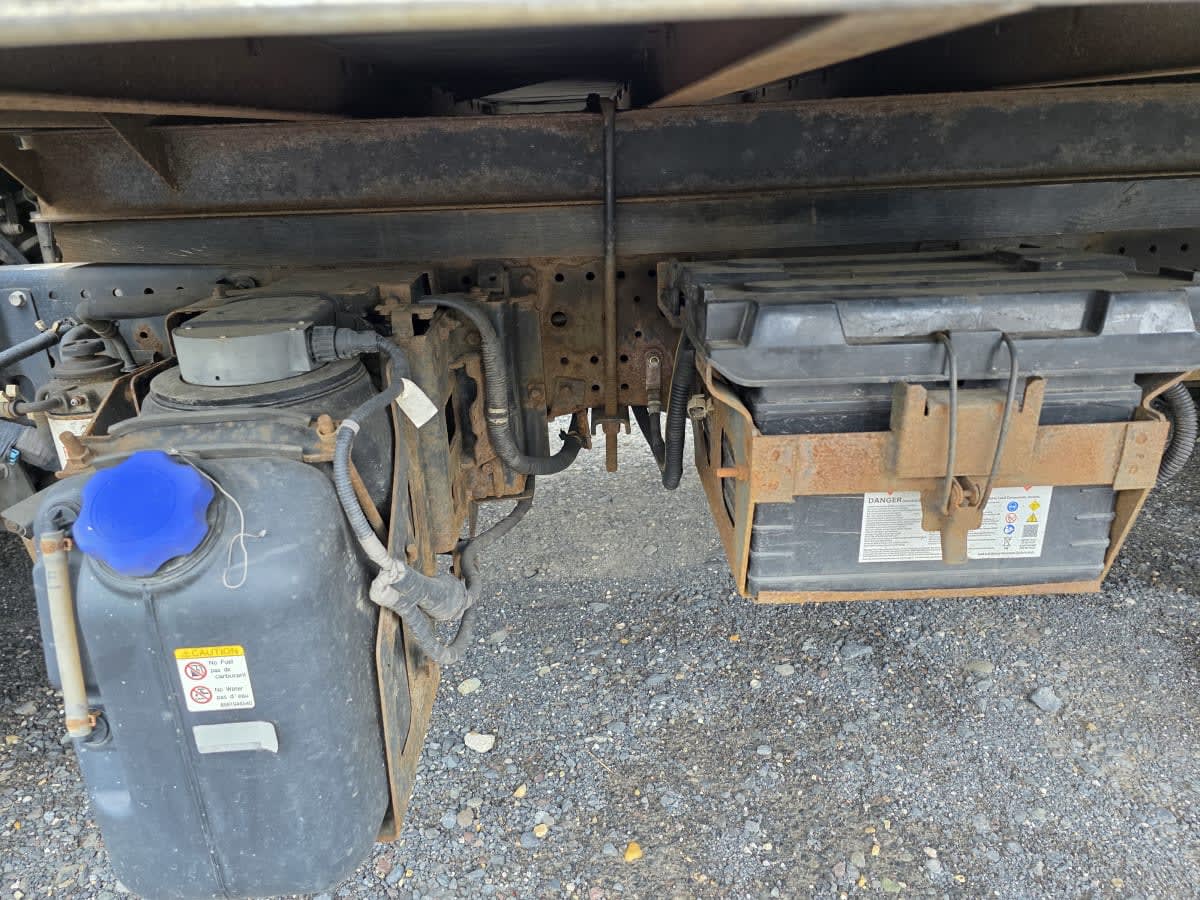 2014 Isuzu NQR in Bensalem, PA — photo 13