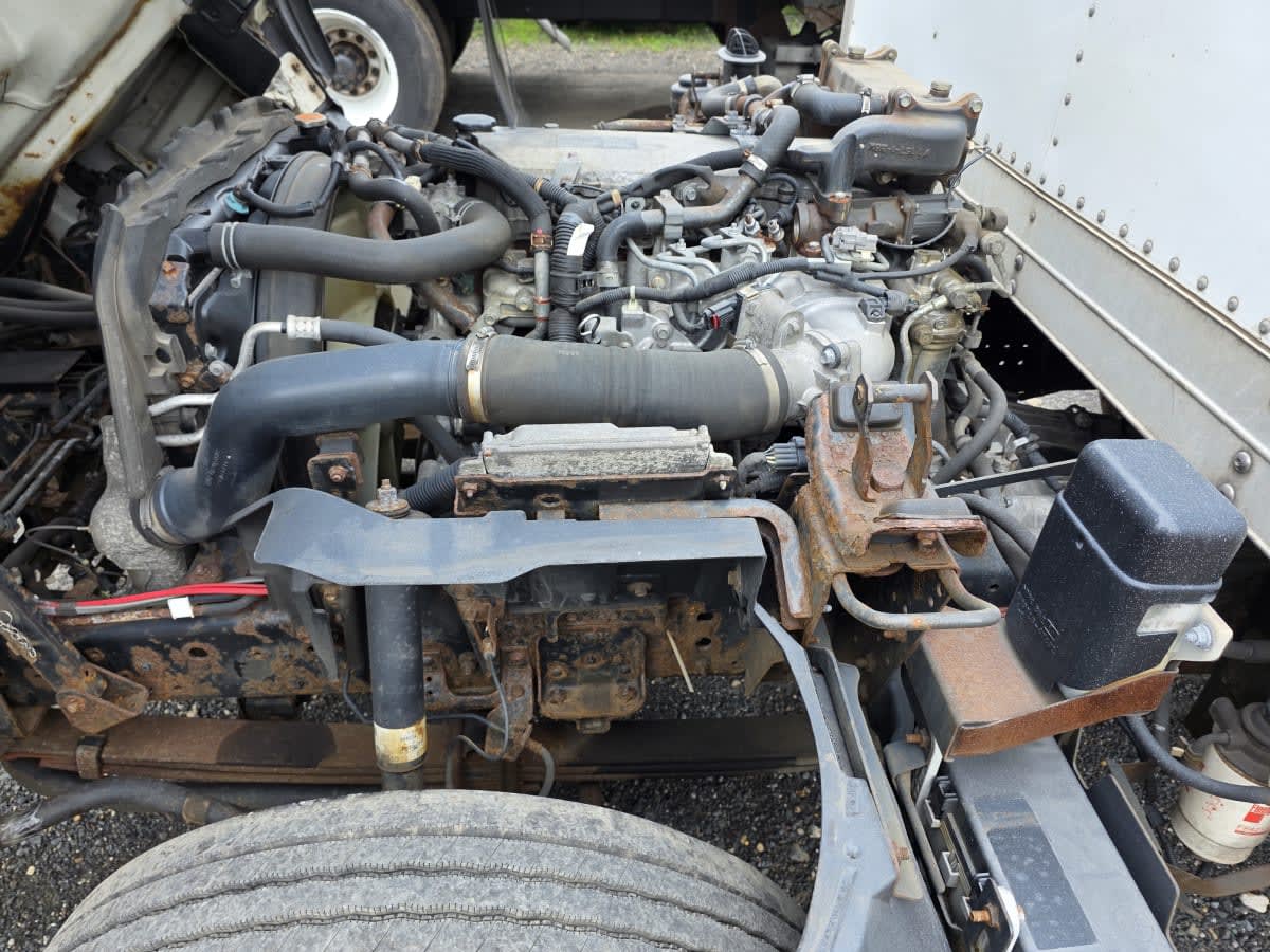 2014 Isuzu NQR in Bensalem, PA — photo 9