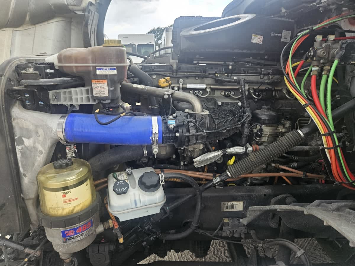 2022 Freightliner Cascadia in Orlando, FL — photo 9