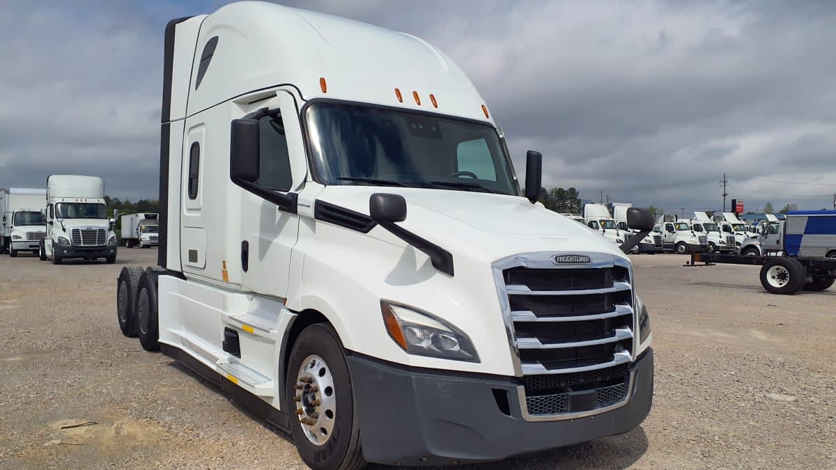 2022 Freightliner Cascadia in Birmingham, AL — photo 3