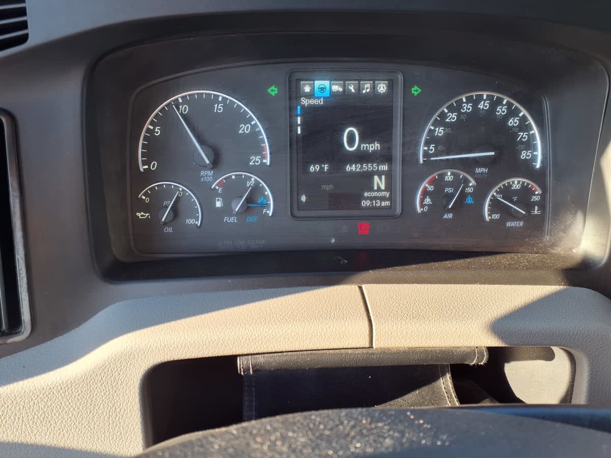 2022 Freightliner Cascadia in Fort Worth, TX — photo 10
