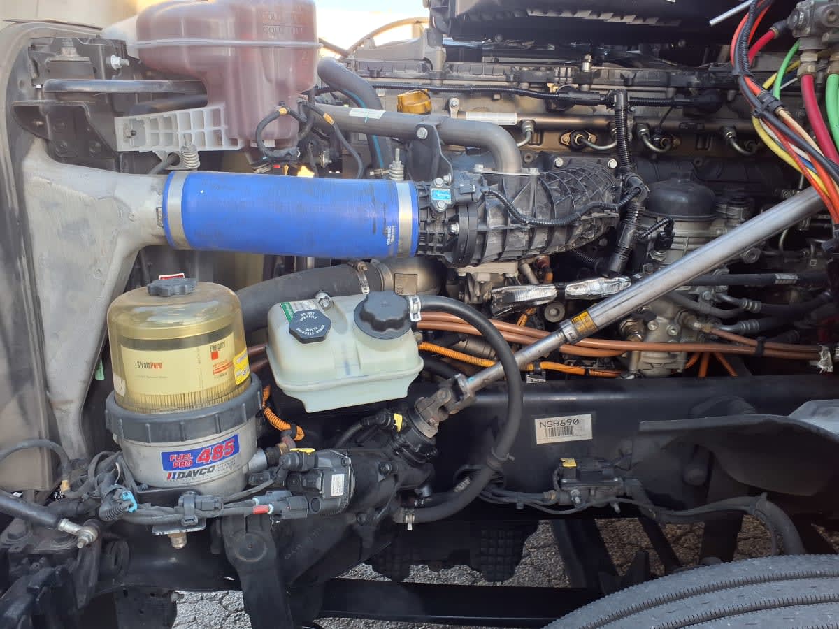 2022 Freightliner Cascadia in Fort Worth, TX — photo 8