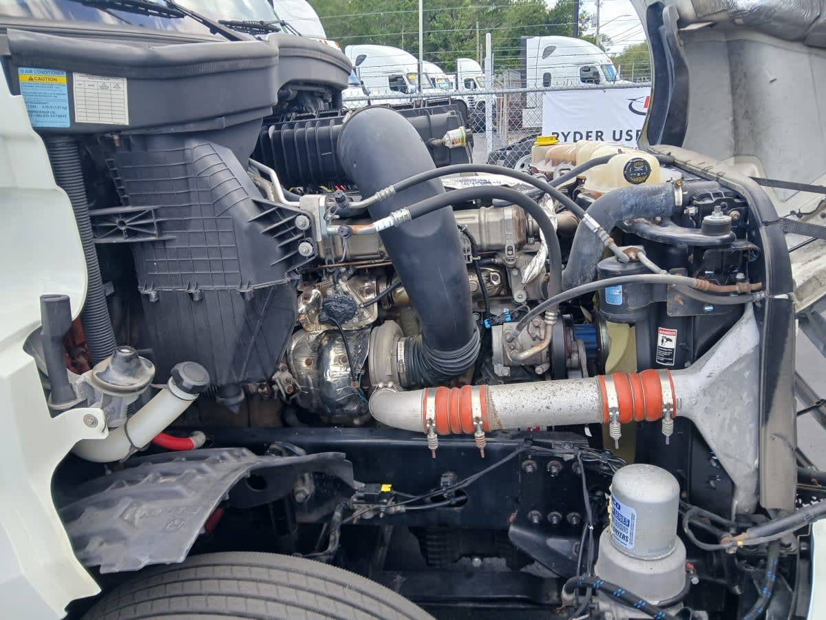 2022 Freightliner Cascadia in Jacksonville, FL — photo 12