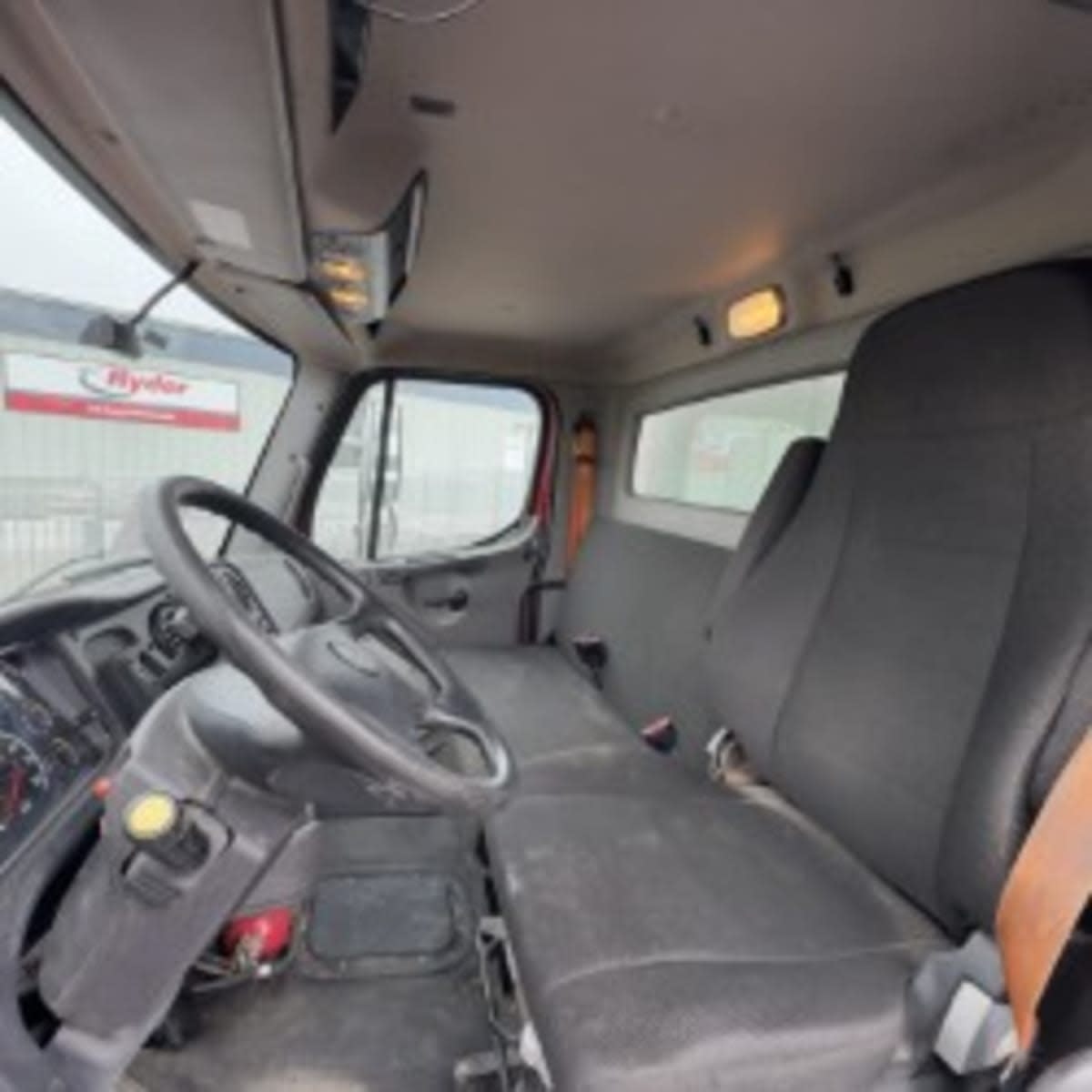 2022 Freightliner M2 106 in Syracuse, NY — photo 7