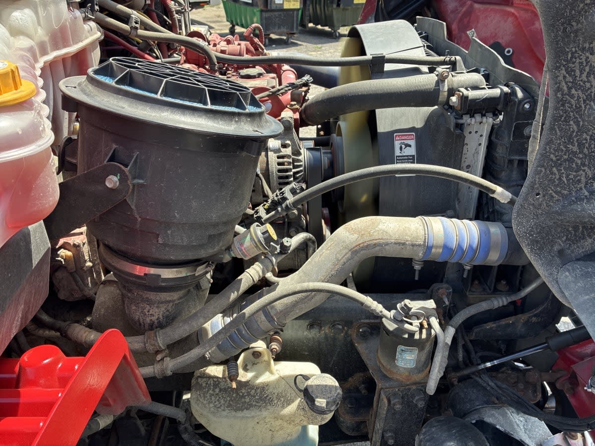 2022 Freightliner M2 106 in Syracuse, NY — photo 12