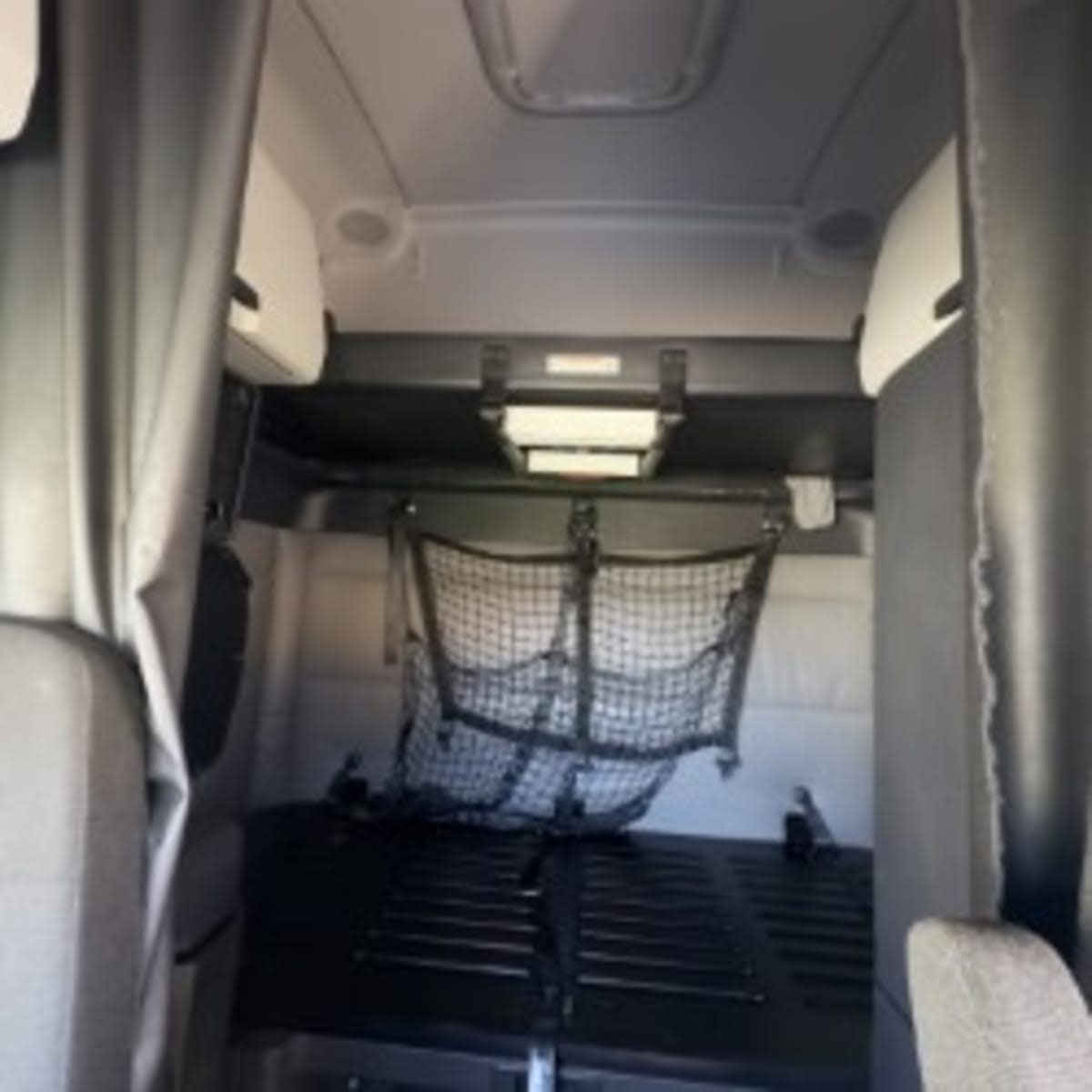 2022 Freightliner Cascadia in Syracuse, NY — photo 8