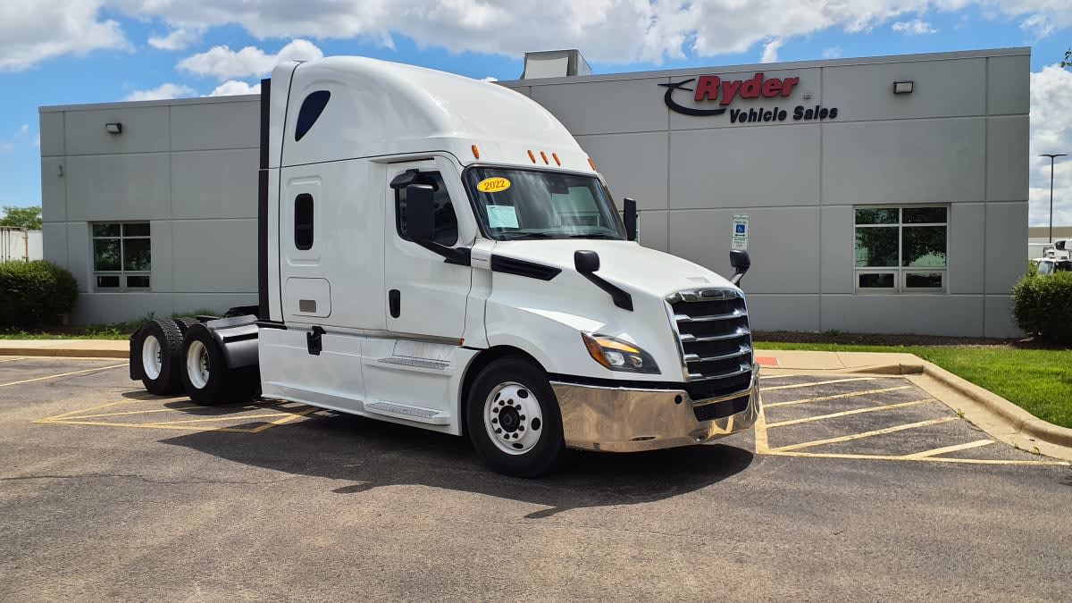 2022 Freightliner Cascadia in Bolingbrook, IL — photo 3