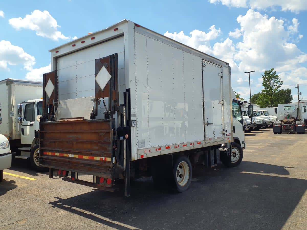 2014 Isuzu NQR in Bolingbrook, IL — photo 4