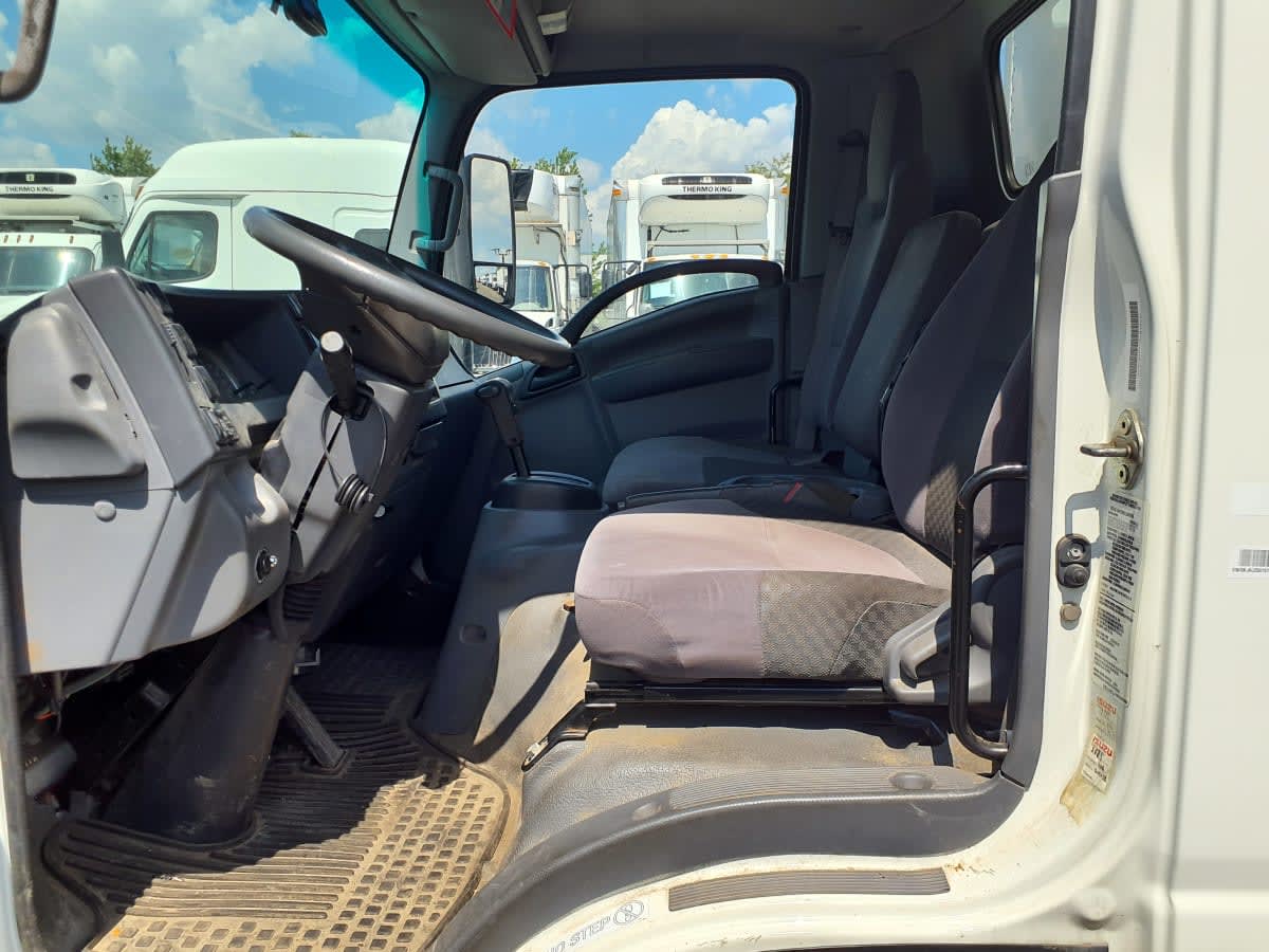 2014 Isuzu NQR in Bolingbrook, IL — photo 7
