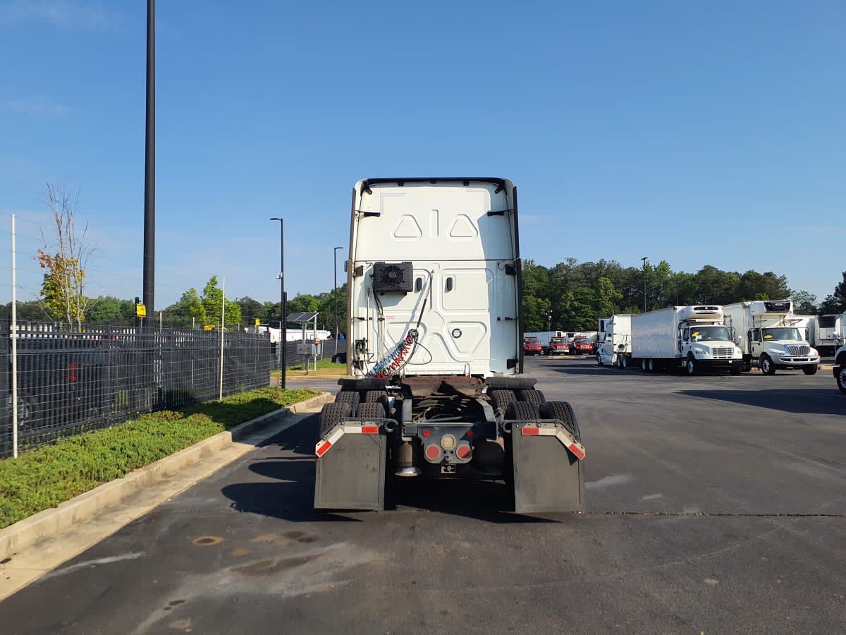 2022 Freightliner Cascadia in Atlanta, GA — photo 5