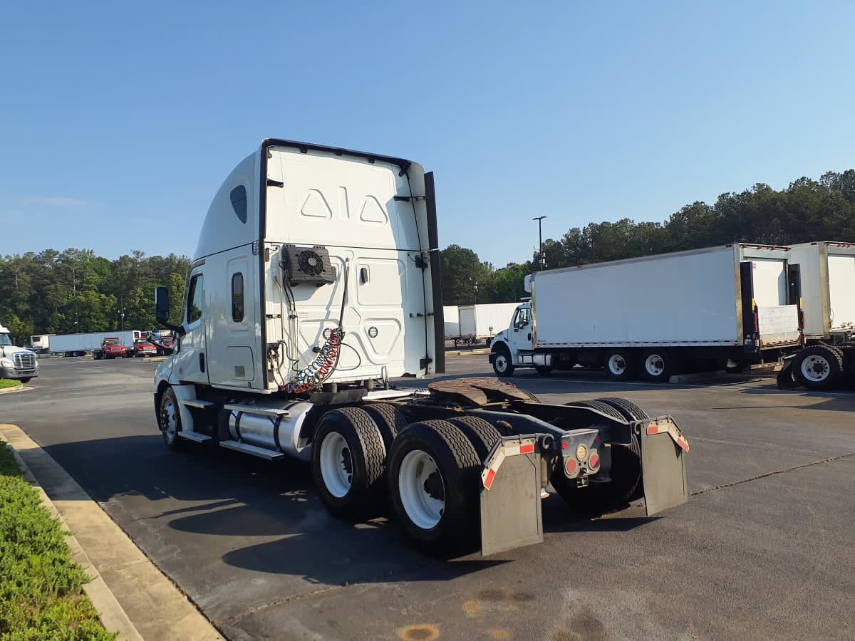 2022 Freightliner Cascadia in Atlanta, GA — photo 6