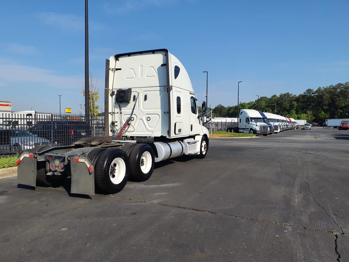 2022 Freightliner Cascadia in Atlanta, GA — photo 4