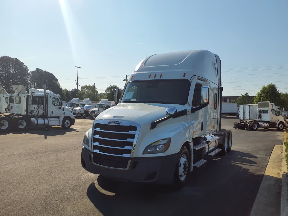 2022 Freightliner Cascadia in Atlanta, GA — photo 3