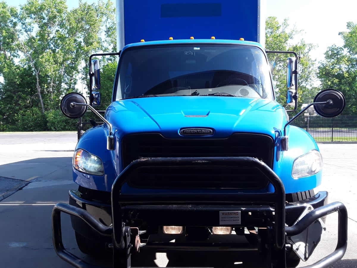 2022 Freightliner M2 106 in Kansas City, MO — photo 2