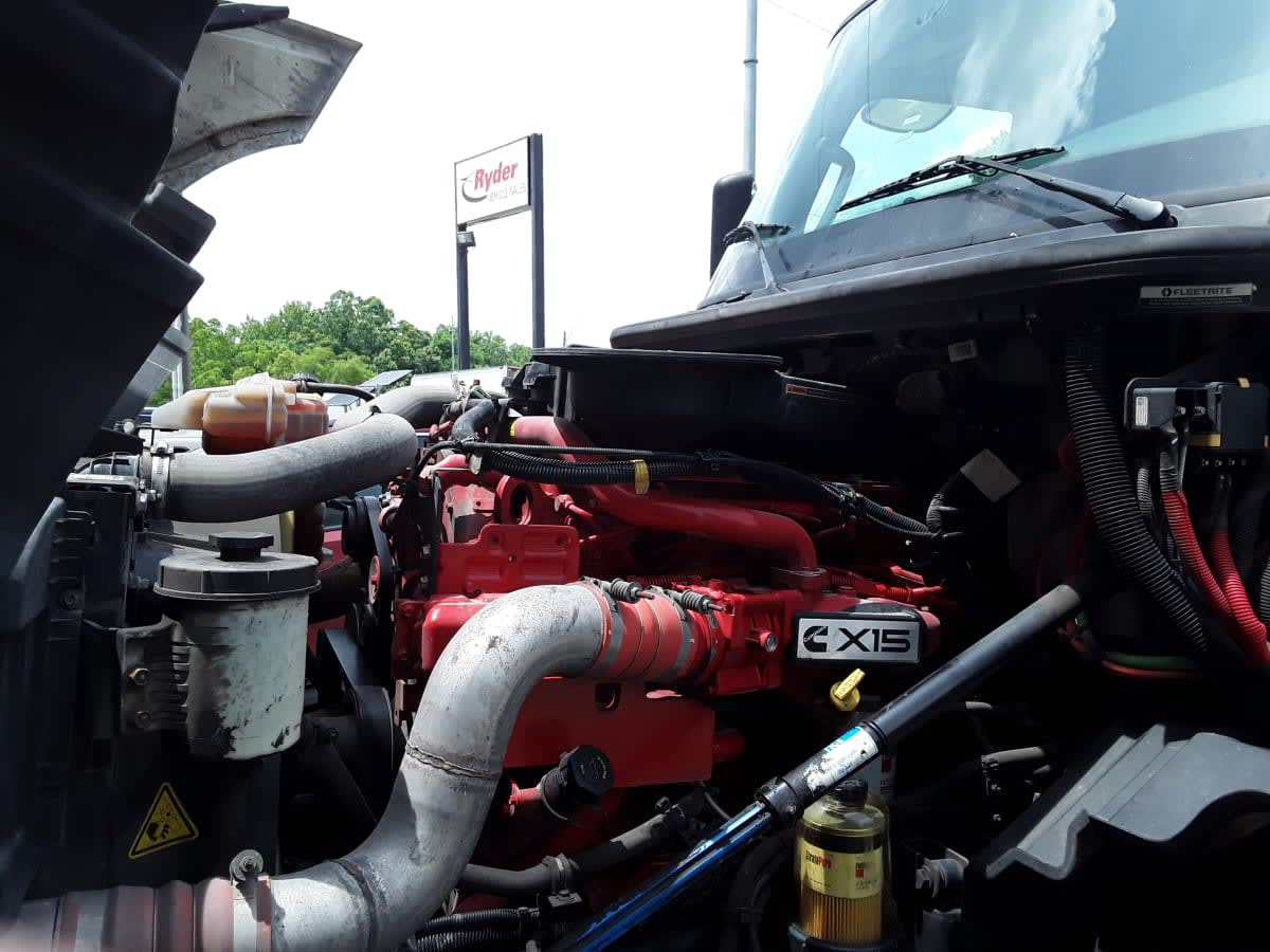2022 International LT in Kansas City, MO — photo 9