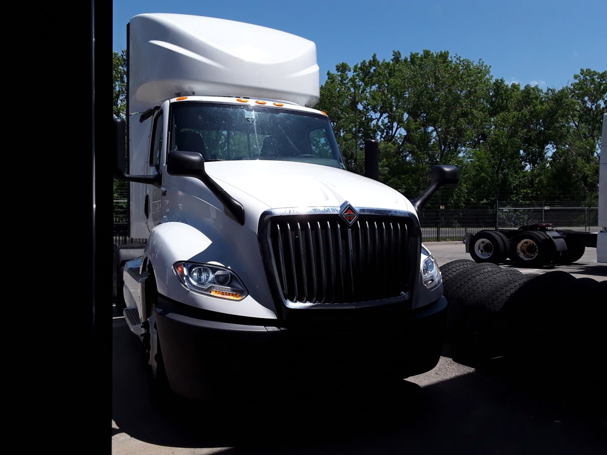 2022 International LT in Kansas City, MO — photo 3