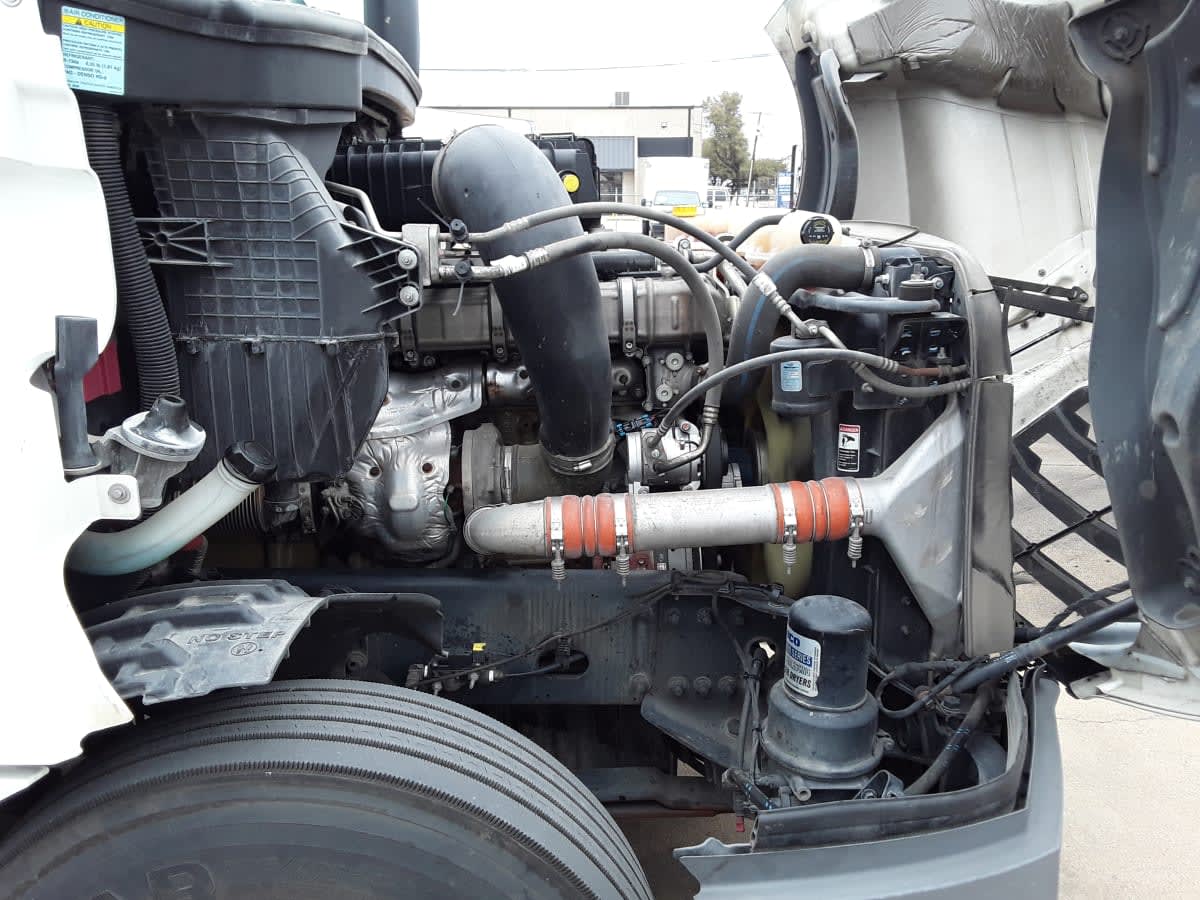 2020 Freightliner Cascadia in Dallas, TX — photo 10