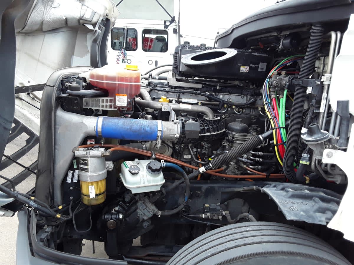 2020 Freightliner Cascadia in Dallas, TX — photo 9
