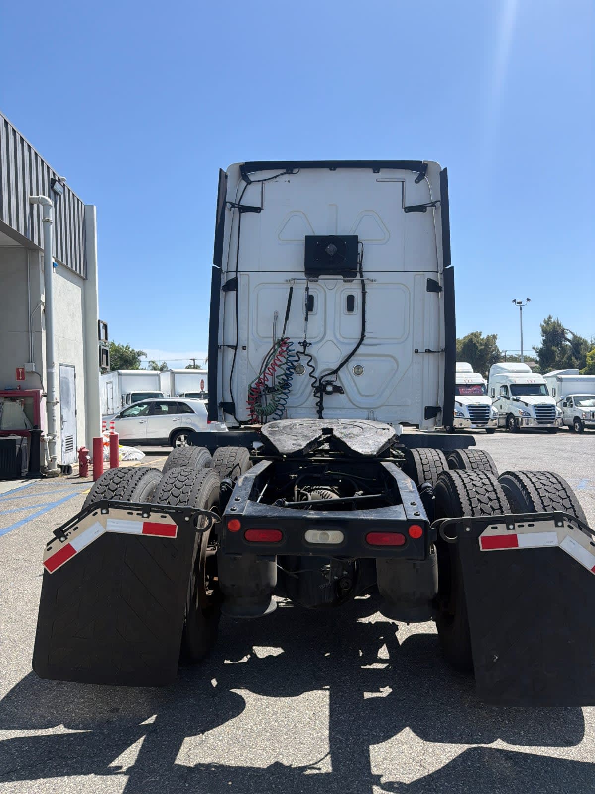 2019 Freightliner Cascadia in Pomona, CA — photo 5