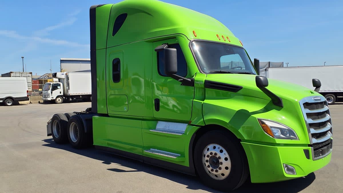 2023 Freightliner Cascadia in Tacoma, WA — photo 3