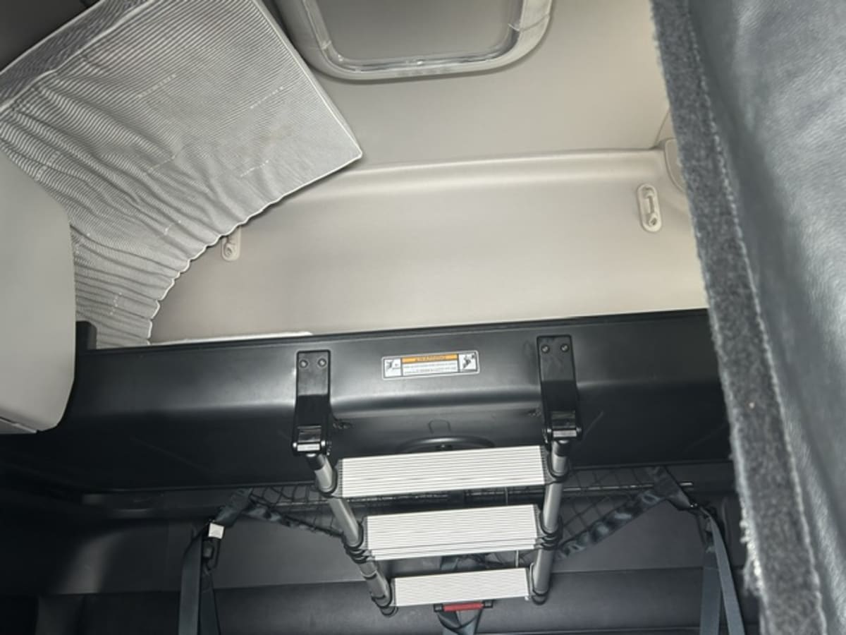 2023 Freightliner Cascadia in Farmingdale, NY — photo 11