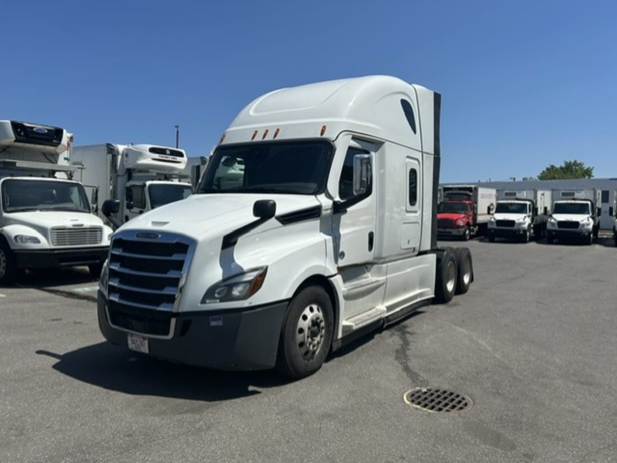 2023 Freightliner Cascadia