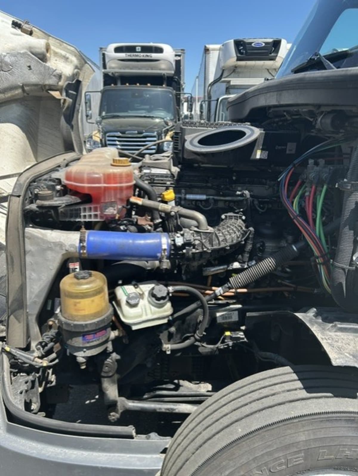 2023 Freightliner Cascadia in Farmingdale, NY — photo 9
