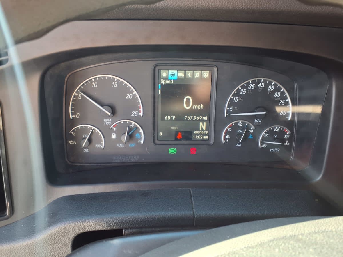 2022 Freightliner Cascadia in Fort Worth, TX — photo 11