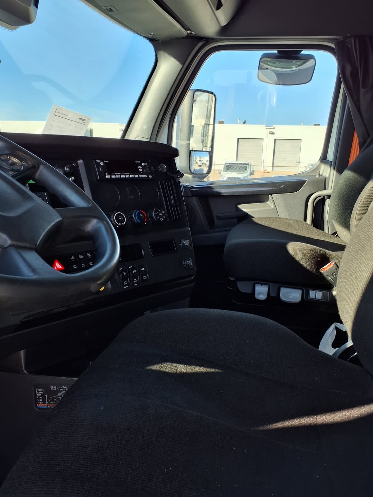 2022 Freightliner Cascadia in Fort Worth, TX — photo 7