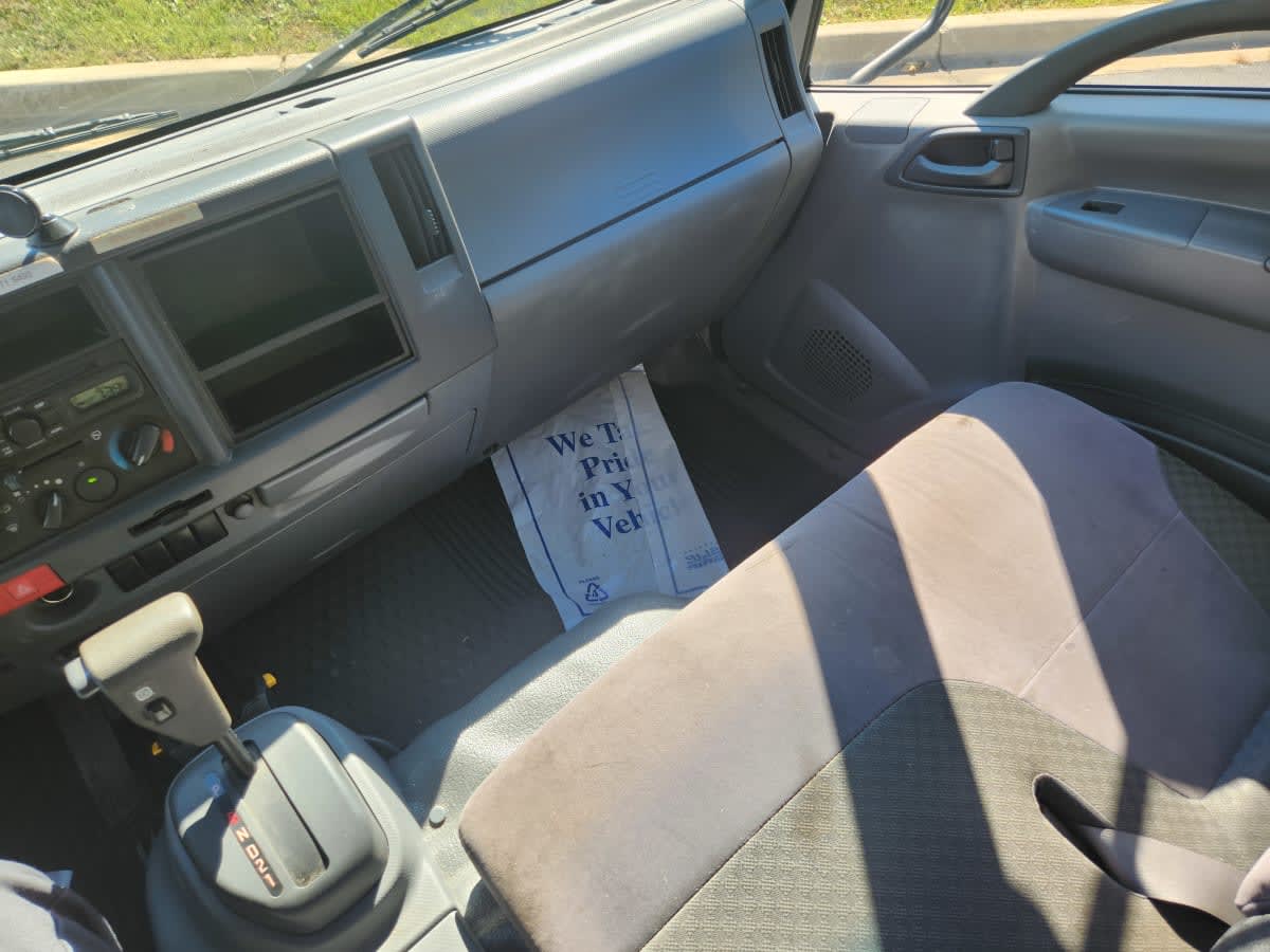 2014 Isuzu NQR in Hilliard, OH — photo 10