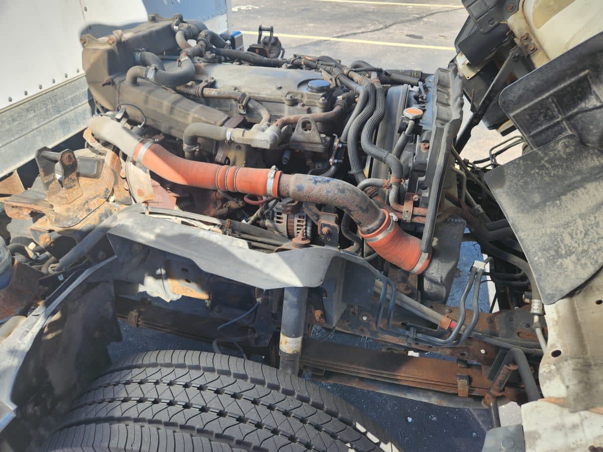 2014 Isuzu NQR in Hilliard, OH — photo 9