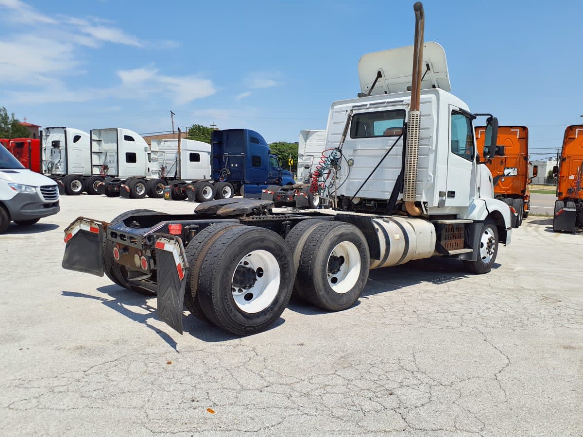 2015 Volvo in Fort Worth, TX — photo 4