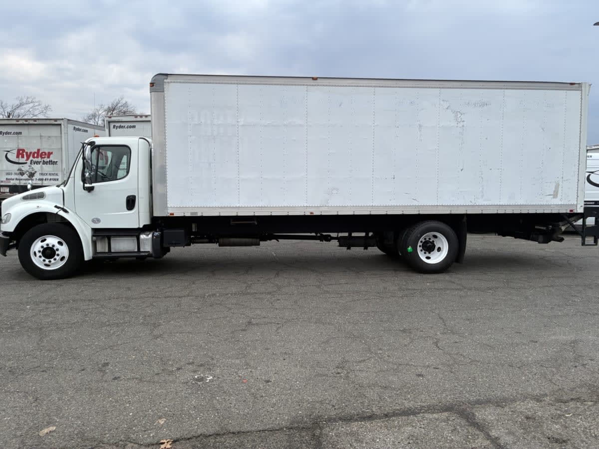 2016 Freightliner M2 106 in Kearny, NJ — photo 10