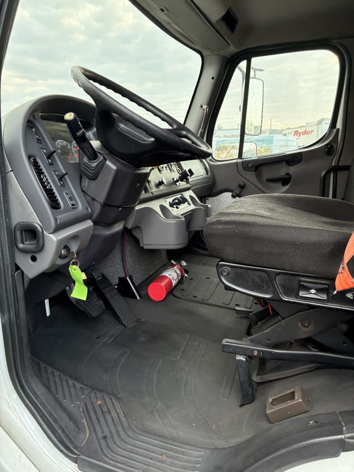 2016 Freightliner M2 106 in Kearny, NJ — photo 7