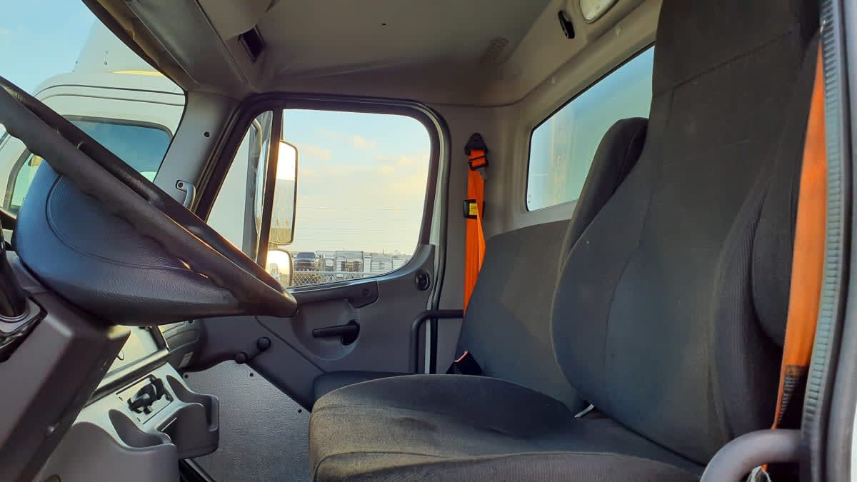 2016 Freightliner M2 106 in Birmingham, AL — photo 7