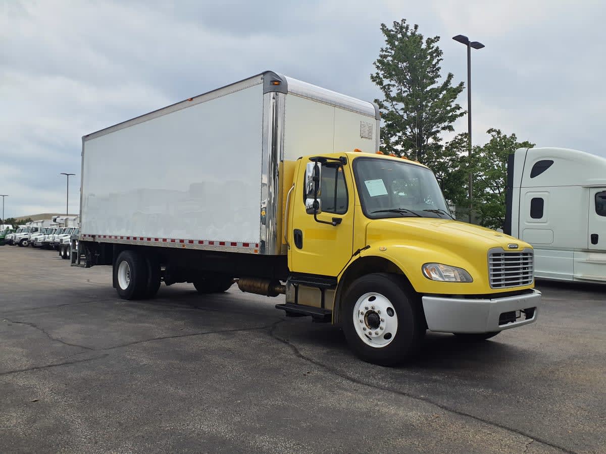 2016 Freightliner M2 106 in Bolingbrook, IL — photo 3