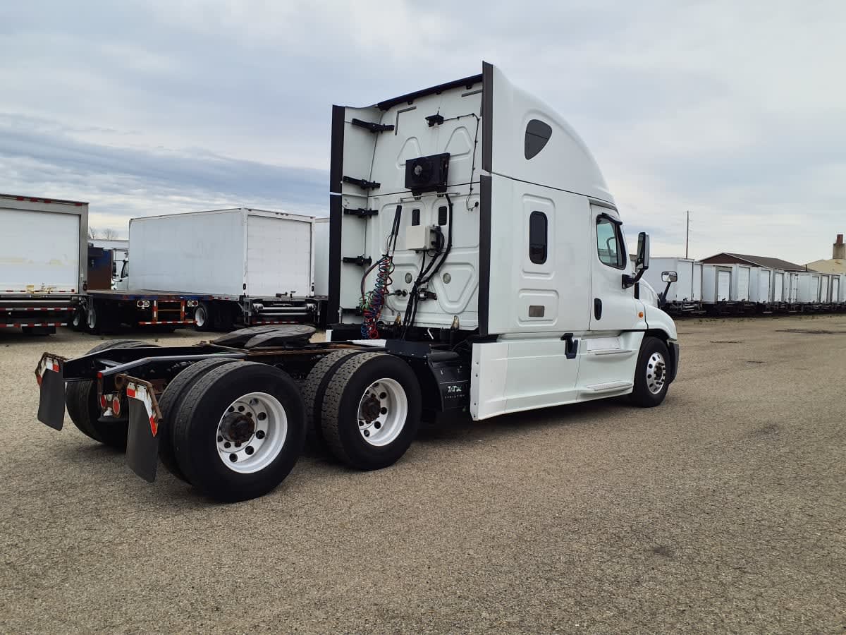 2016 Freightliner Cascadia in Wayland, MI — photo 4