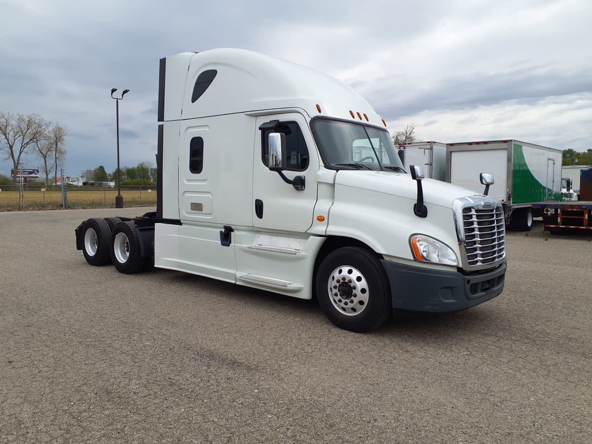 2016 Freightliner Cascadia in Wayland, MI — photo 3