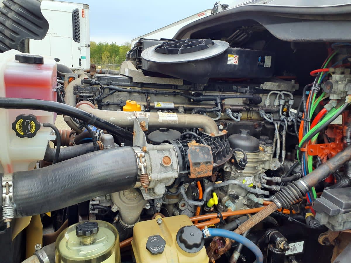 2016 Freightliner Cascadia in Wayland, MI — photo 9