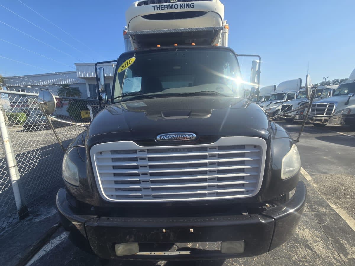 2016 Freightliner M2 106 in Tampa, FL — photo 2