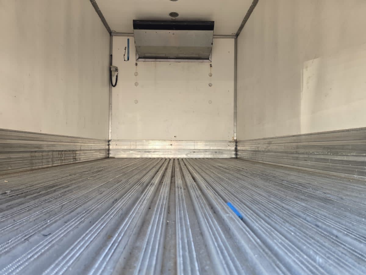 2016 Freightliner M2 106 in Tampa, FL — photo 9